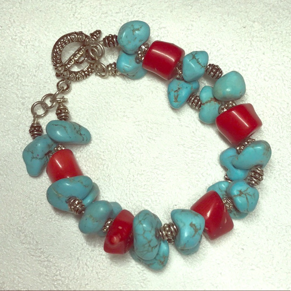 Vintage Semi-Precios Turquoise and Coral bracelet
